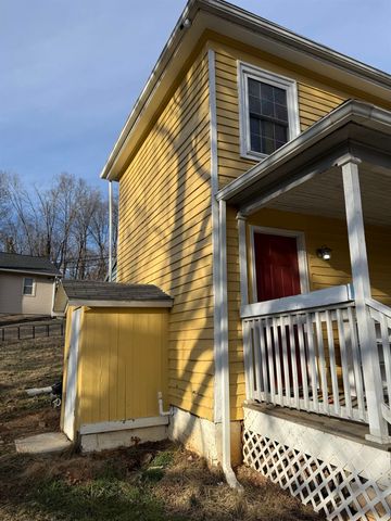 635 & 633 STUART ST, Staunton, VA 24401