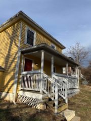 635 & 633 STUART ST, Staunton, VA 24401
