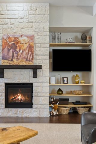 916 Morning Moon CIR, Austin, TX 78732