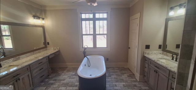 128 Deer Lake Drive, Griffin, GA 30224