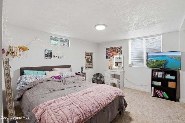 1453 E Burnham AVE, Hayden, ID 83835
