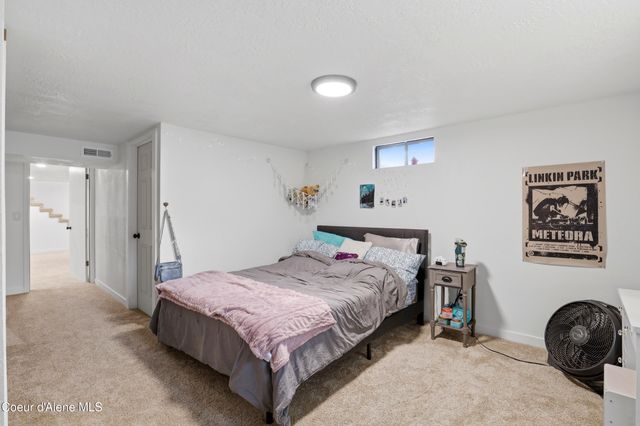 1453 E Burnham AVE, Hayden, ID 83835