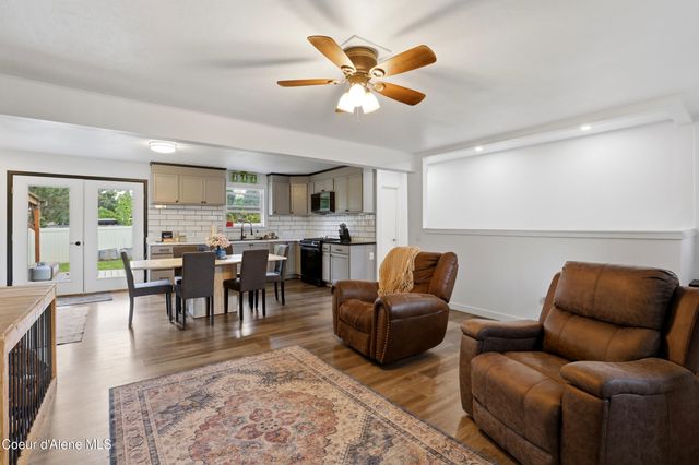 1453 E Burnham AVE, Hayden, ID 83835