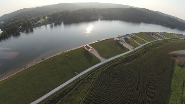 2427 Hardin Bottom River Rd, Clifton, TN 38425