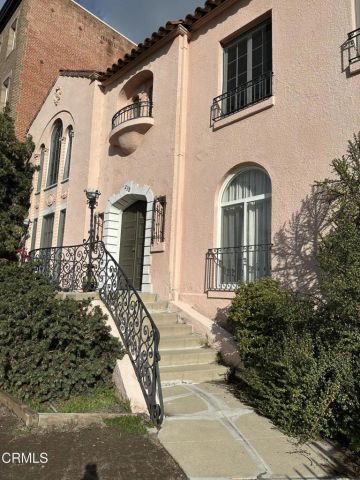 232 S Berendo Street 2, Los Angeles, CA 90004