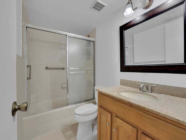 9702 NW 5th Lane 9702, Miami, FL 33172