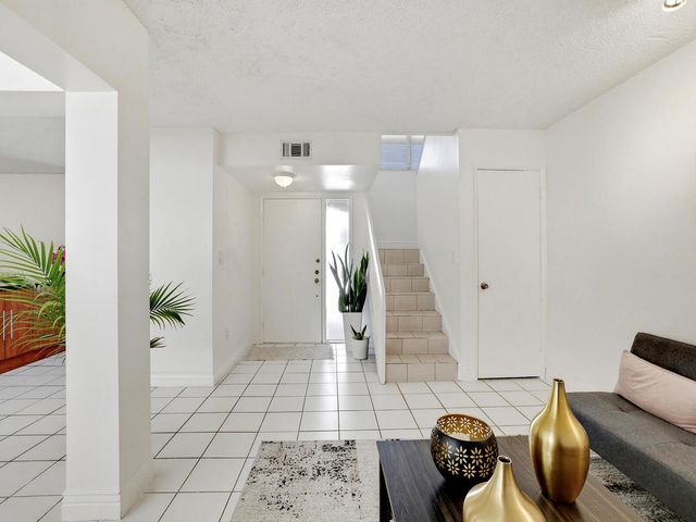 9702 NW 5th Lane 9702, Miami, FL 33172