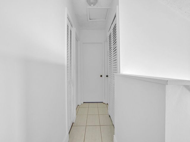 9702 NW 5th Lane 9702, Miami, FL 33172