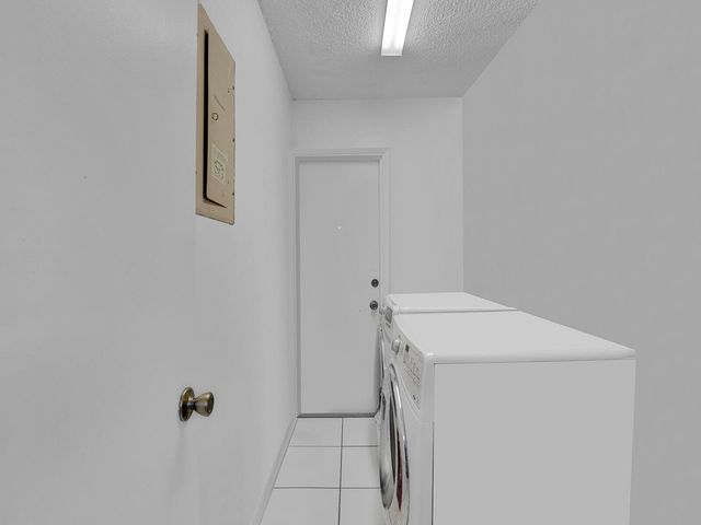 9702 NW 5th Lane 9702, Miami, FL 33172
