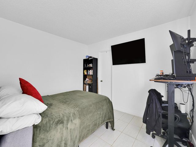 9702 NW 5th Lane 9702, Miami, FL 33172