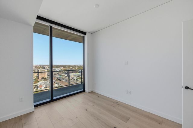 610 Davis ST 2710, Austin, TX 78701