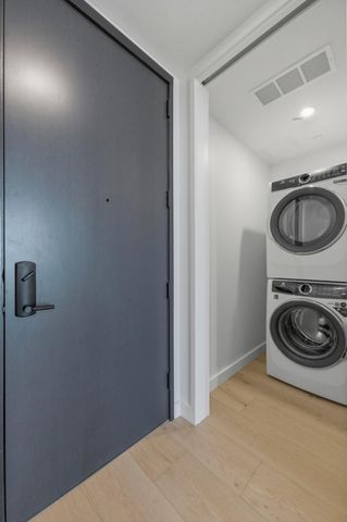 610 Davis ST 2710, Austin, TX 78701