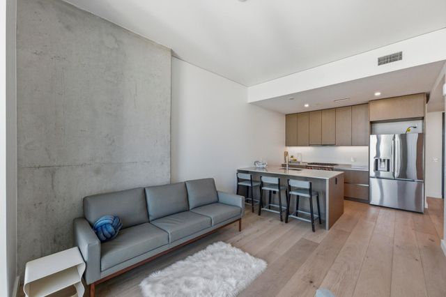 610 Davis ST 2710, Austin, TX 78701