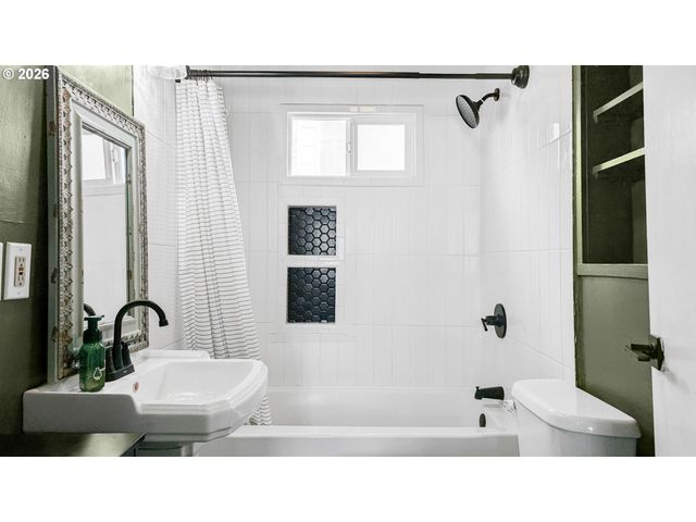 617 Se 8TH St, Pendleton, OR 97801