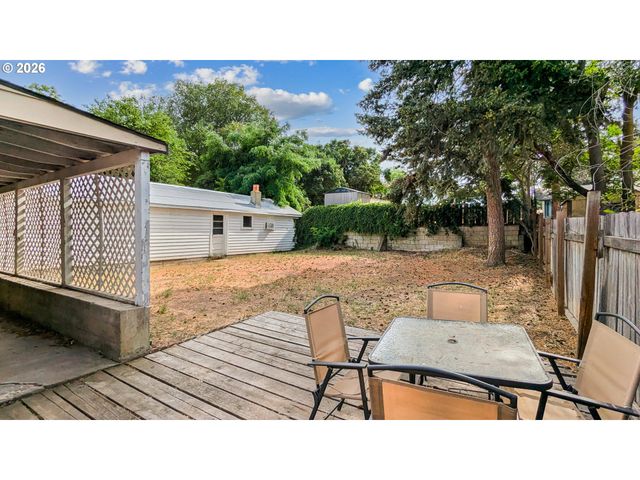 617 Se 8TH St, Pendleton, OR 97801
