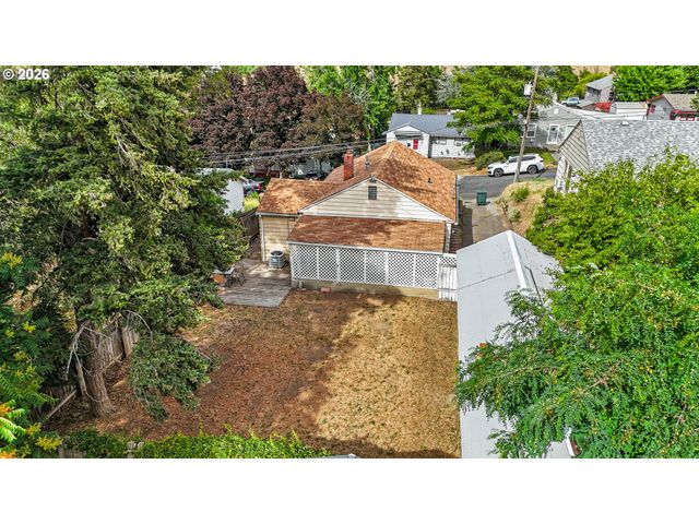617 Se 8TH St, Pendleton, OR 97801
