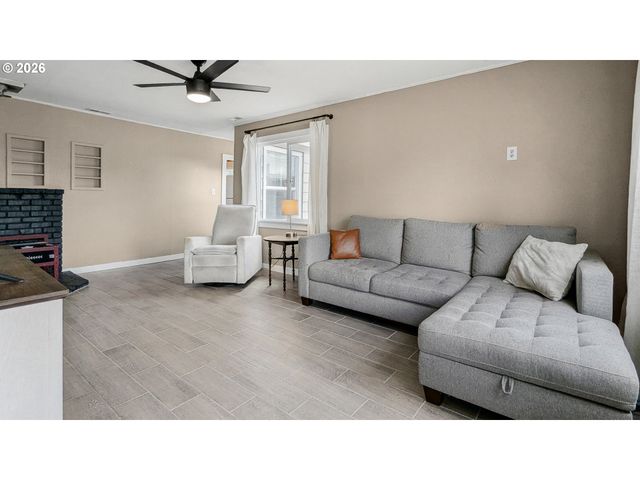 617 Se 8TH St, Pendleton, OR 97801