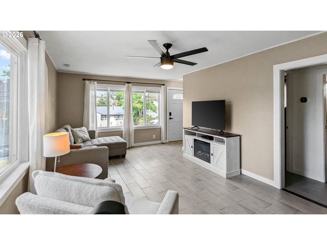 617 Se 8TH St, Pendleton, OR 97801