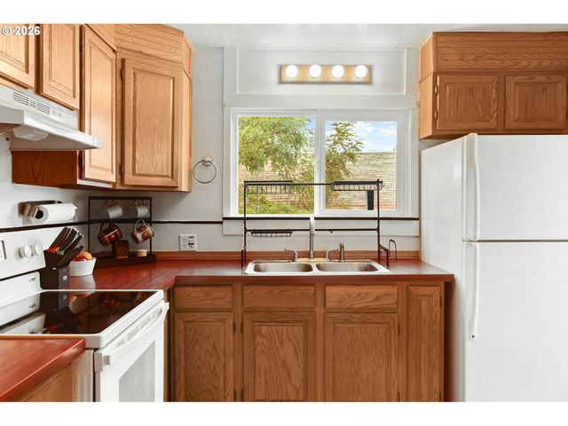 617 Se 8TH St, Pendleton, OR 97801