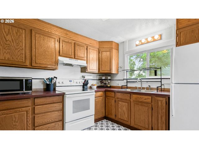 617 Se 8TH St, Pendleton, OR 97801
