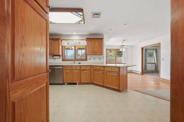 1 Daniel Ter, West Bridgewater, MA 02379