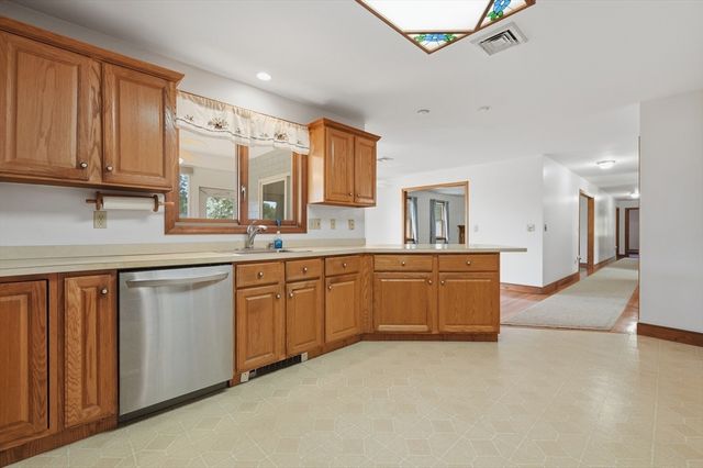 1 Daniel Ter, West Bridgewater, MA 02379
