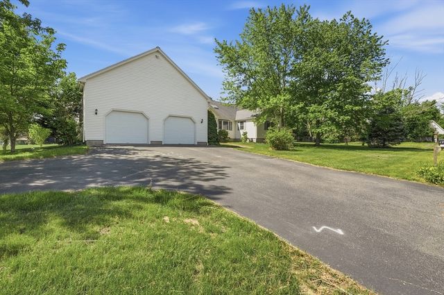 1 Daniel Ter, West Bridgewater, MA 02379