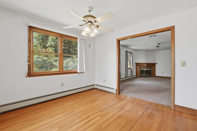 1 Daniel Ter, West Bridgewater, MA 02379