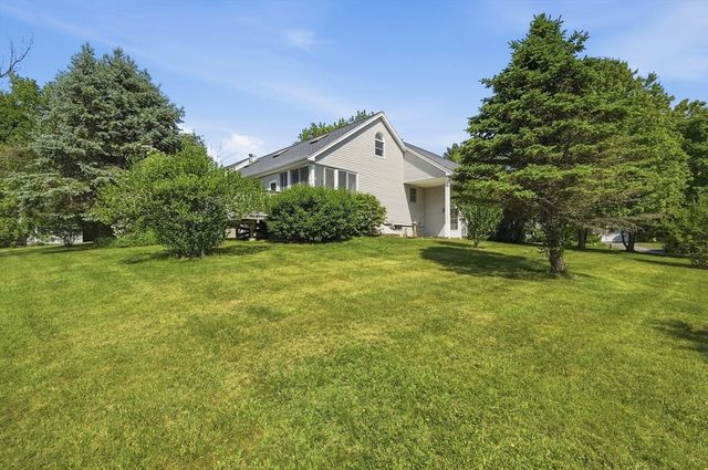 1 Daniel Ter, West Bridgewater, MA 02379