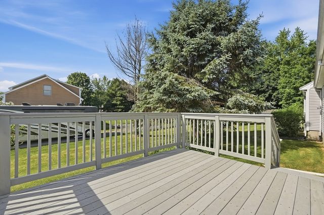 1 Daniel Ter, West Bridgewater, MA 02379