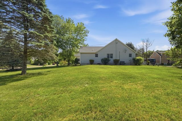 1 Daniel Ter, West Bridgewater, MA 02379