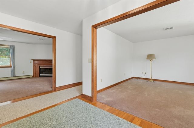 1 Daniel Ter, West Bridgewater, MA 02379