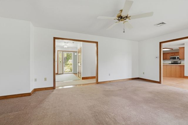 1 Daniel Ter, West Bridgewater, MA 02379