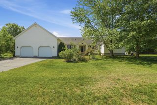 1 Daniel Ter, West Bridgewater, MA 02379