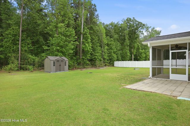 404 Holly Grove Drive, Winterville, NC 28590