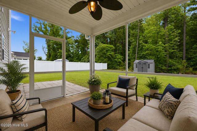 404 Holly Grove Drive, Winterville, NC 28590
