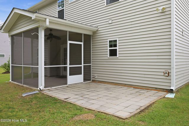 404 Holly Grove Drive, Winterville, NC 28590