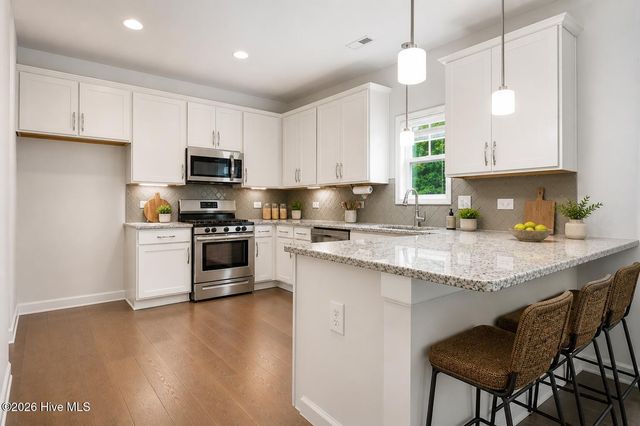 404 Holly Grove Drive, Winterville, NC 28590