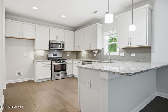 404 Holly Grove Drive, Winterville, NC 28590