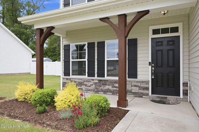 404 Holly Grove Drive, Winterville, NC 28590