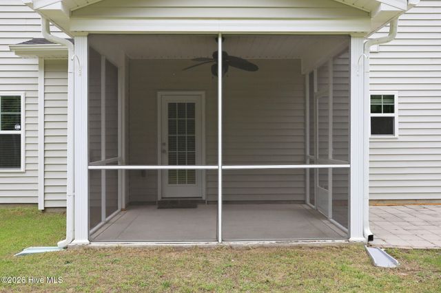 404 Holly Grove Drive, Winterville, NC 28590