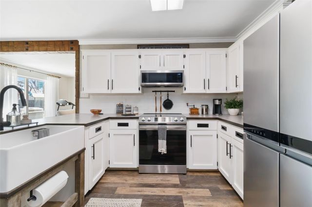 411 Oak ST, Bastrop, TX 78602