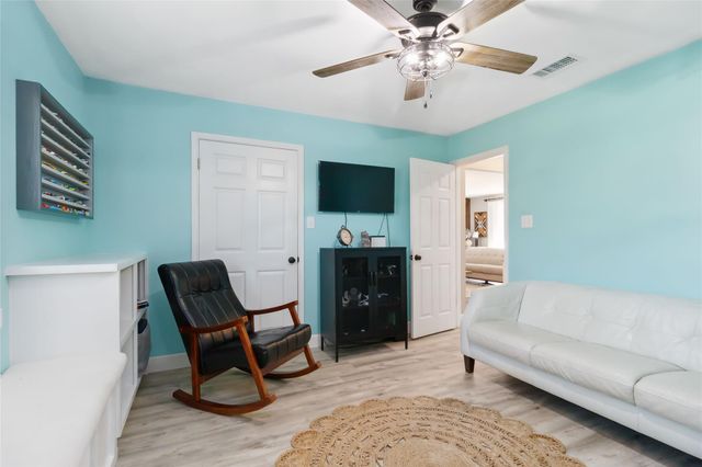 411 Oak ST, Bastrop, TX 78602