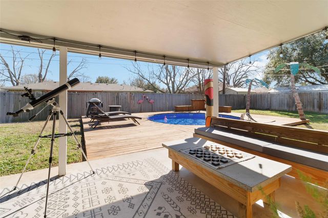 411 Oak ST, Bastrop, TX 78602