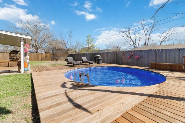 411 Oak ST, Bastrop, TX 78602