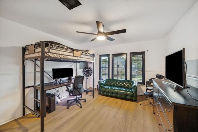 5806 Woodland Falls Drive, Kingwood, TX 77345