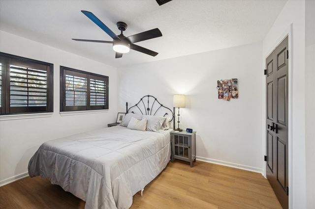 5806 Woodland Falls Drive, Kingwood, TX 77345