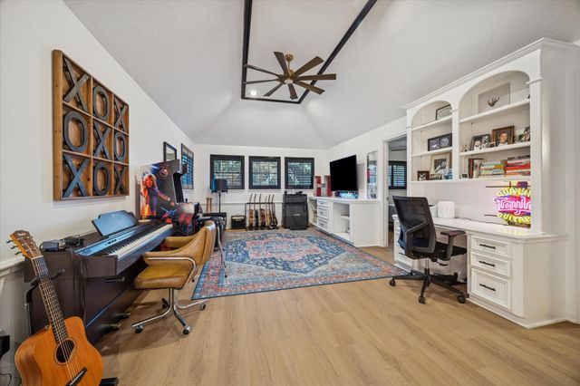 5806 Woodland Falls Drive, Kingwood, TX 77345