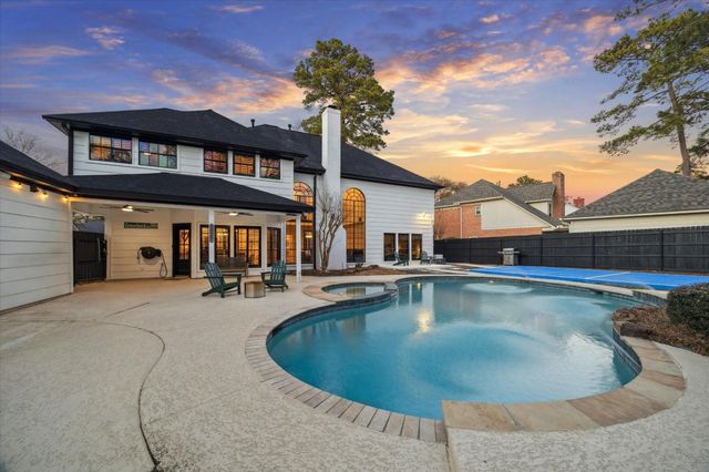 5806 Woodland Falls Drive, Kingwood, TX 77345