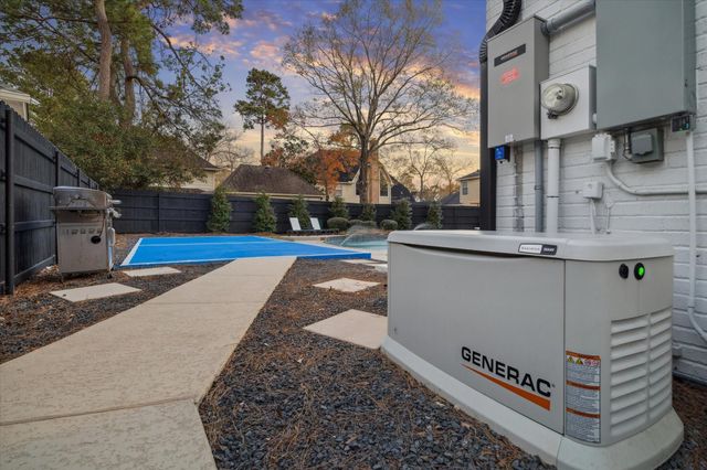 5806 Woodland Falls Drive, Kingwood, TX 77345